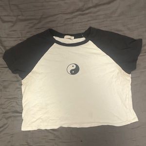 A Ying and yang cropped T-shirt